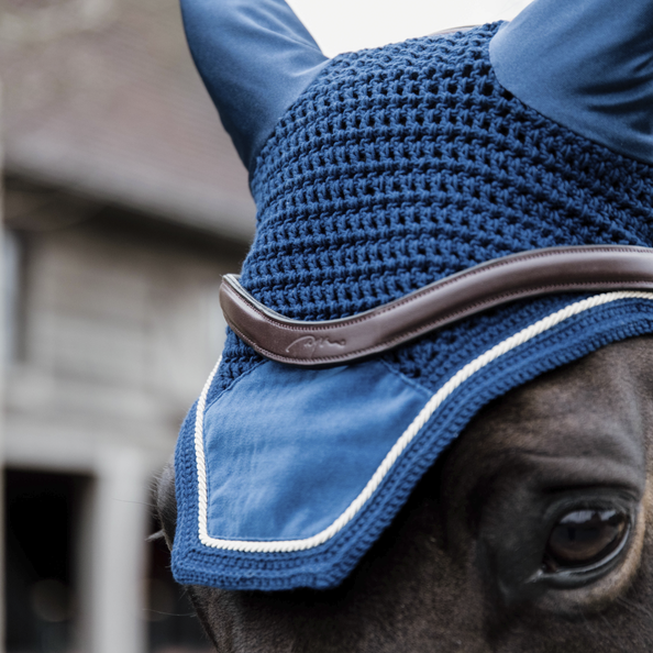 Niebieskie nauszniki Kentucky  Velvet Basic z białą lamówka