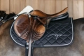 Dy'on czaprak skokowy Skin Friendly czarny