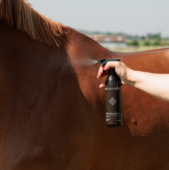 grooming deluxe spray przeciw owadom